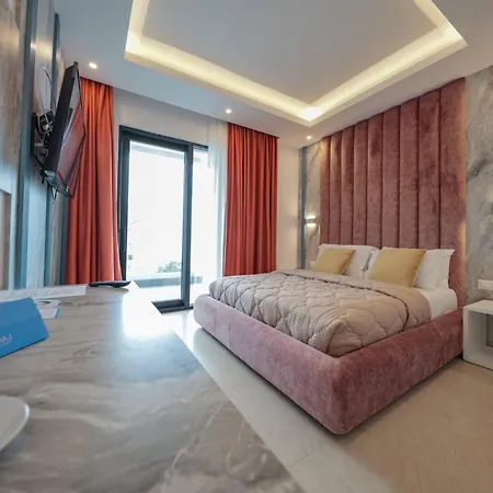 Tanushaj Resort *